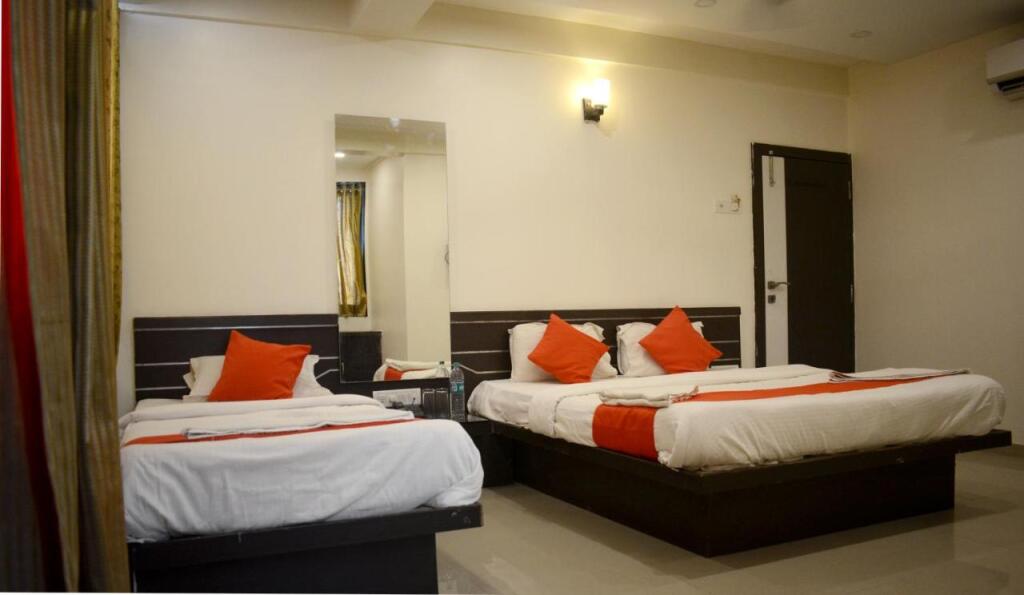 Ширди: Hotel Sai Amber