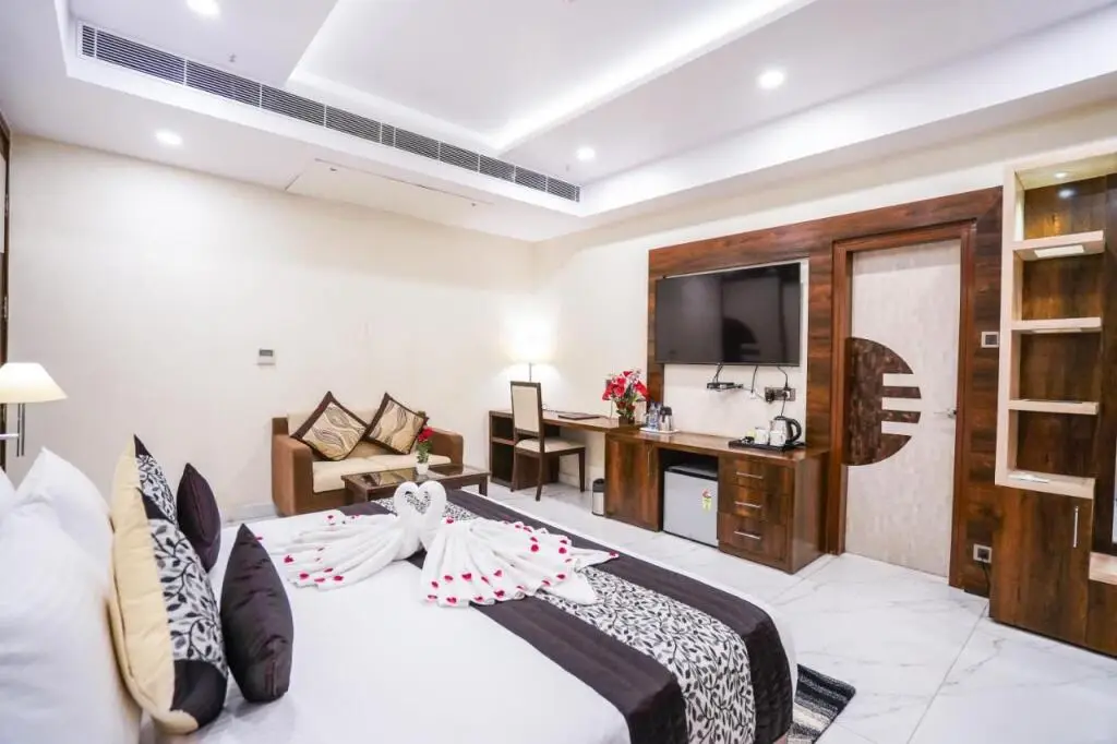 Лакхнау: Millenia Regency Hotels and Resorts