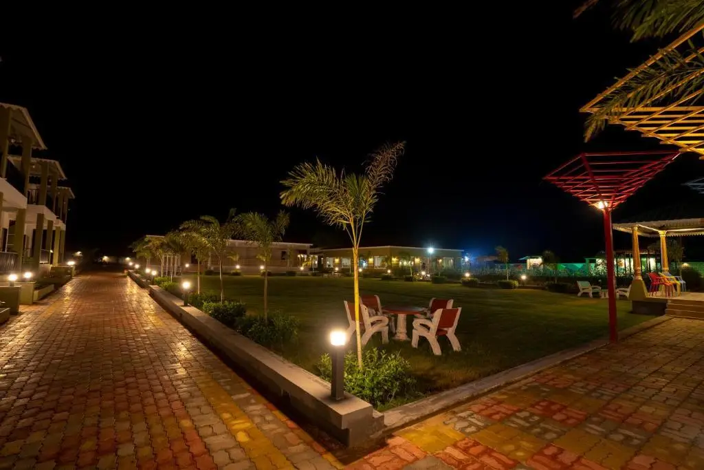 Сазан: The Comfort Gir Resort