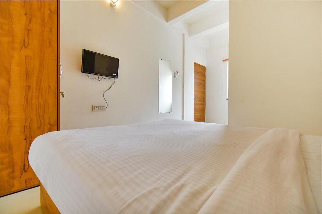 Пимпри-Чинчвад: FabHotel Tiru Residency