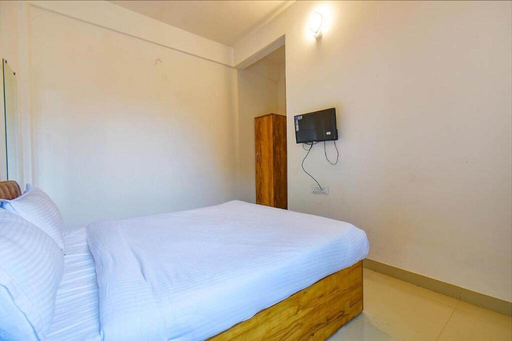 Пимпри-Чинчвад: FabHotel Tiru Residency