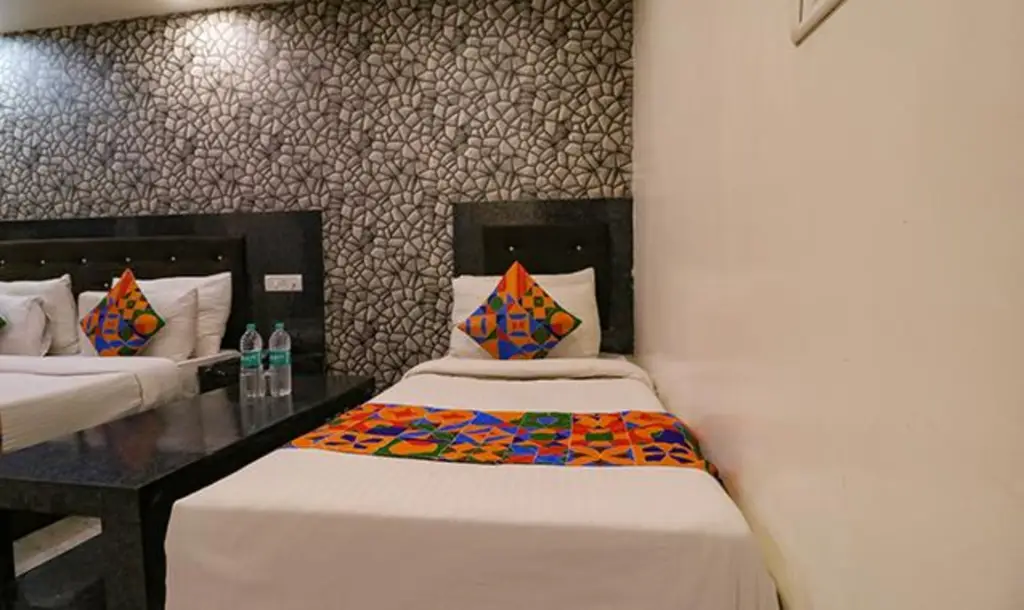 Большая Нойда: FabHotel A One Noida Sector 11