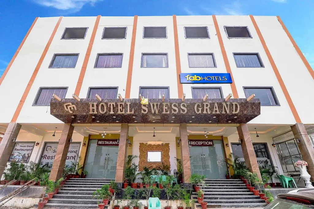 Fabhotel Swess Grand — фото 1