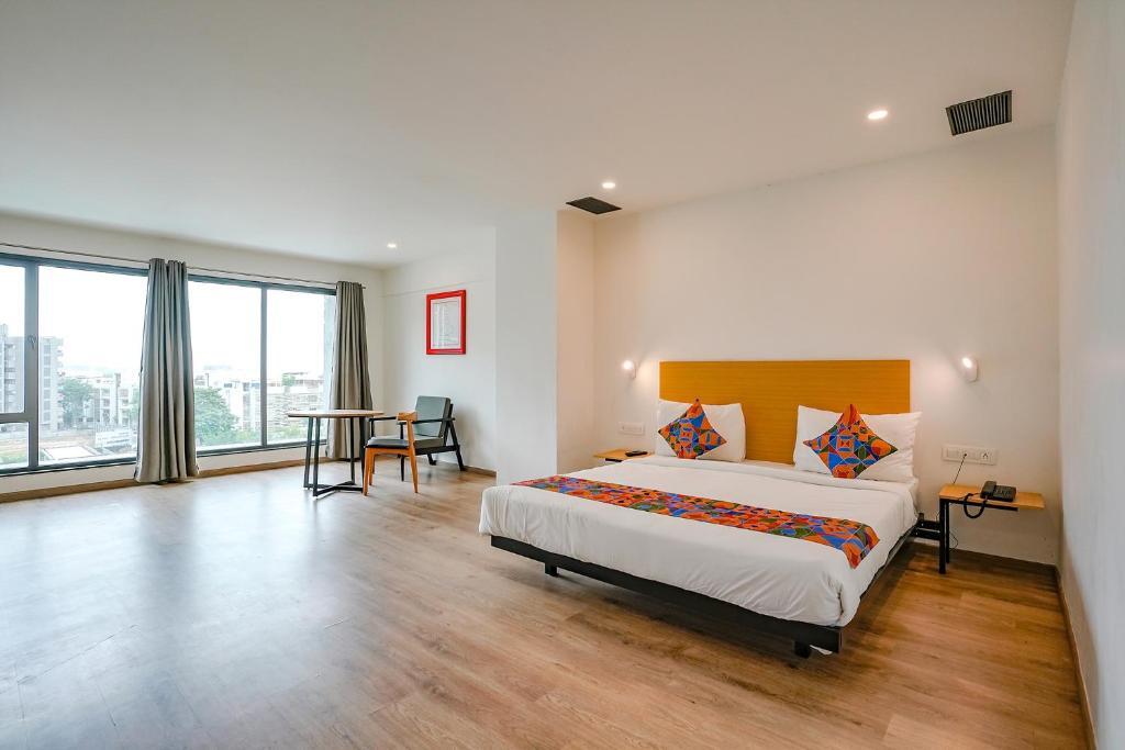 Ахмедабад: Fabhotel Prime Terrazo Suites