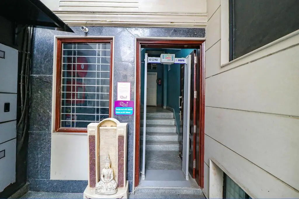 Нью-Дели: FabHotel Church House Rohini