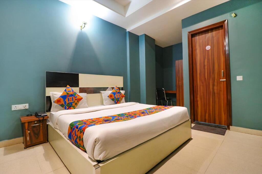 Нью-Дели: FabHotel Church House Rohini