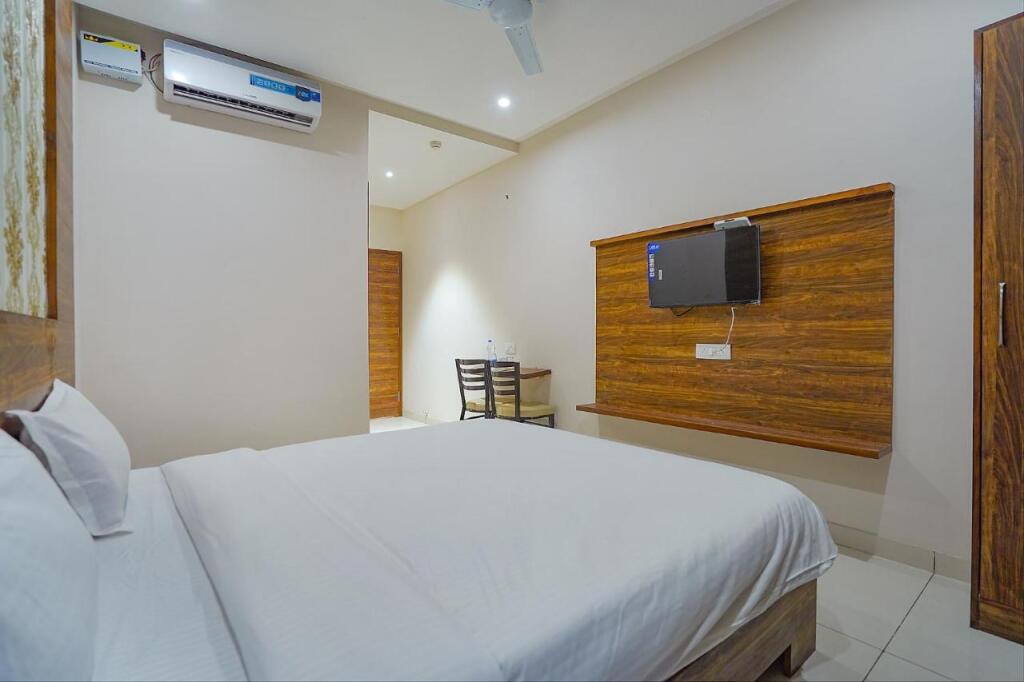 Мохали: Fabhotel Hc Mohali Inn