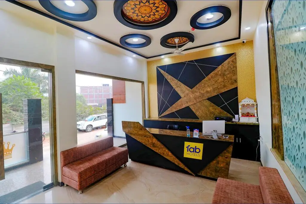 Агра: FabHotel The Crown I