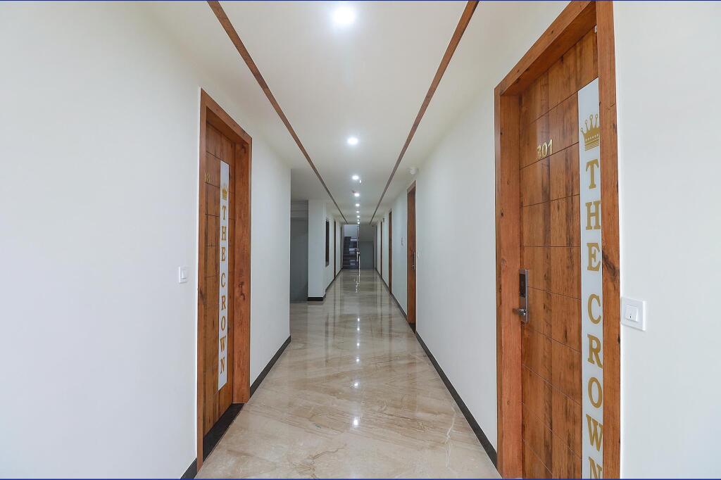 Агра: FabHotel The Crown I