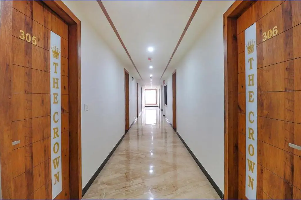 Агра: FabHotel The Crown I
