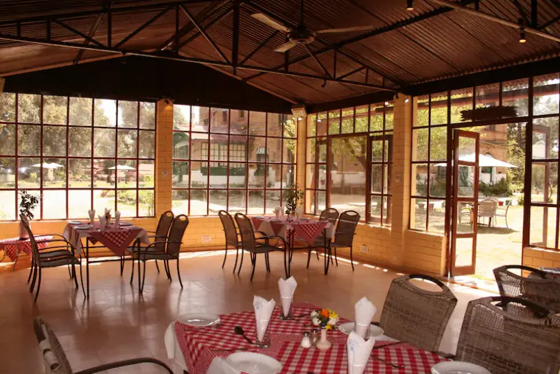 Агра: West View Hotel