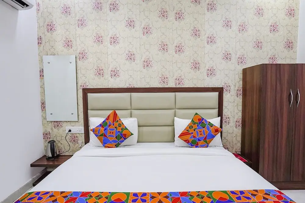 Агра: FabHotel Swess