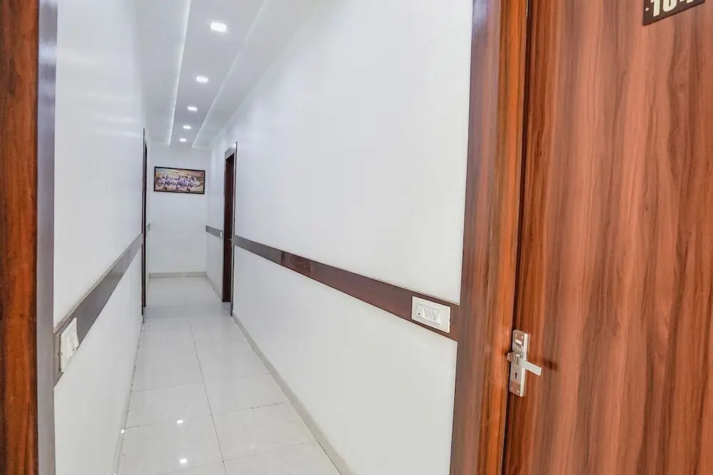 Агра: FabHotel Swess