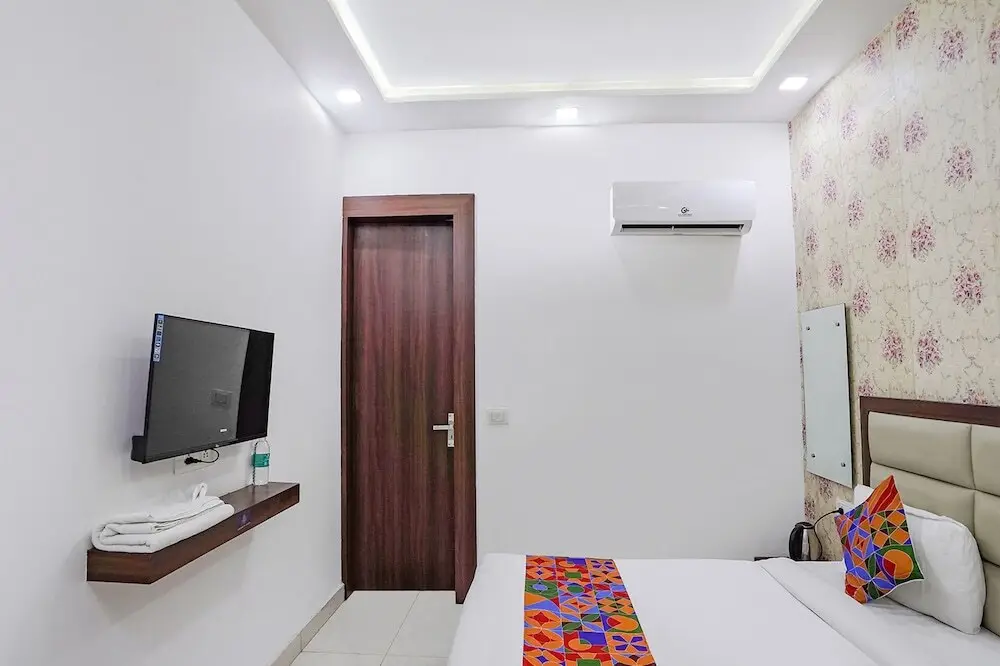 Агра: FabHotel Swess