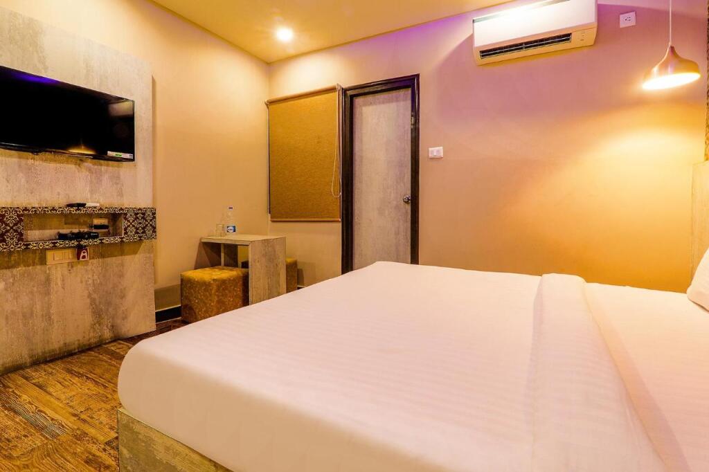 Горакхпур: FabHotel Rudra Inn & Cafe I
