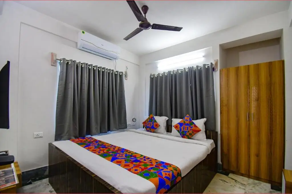Колката: Fabexpress Amar Raj Villa