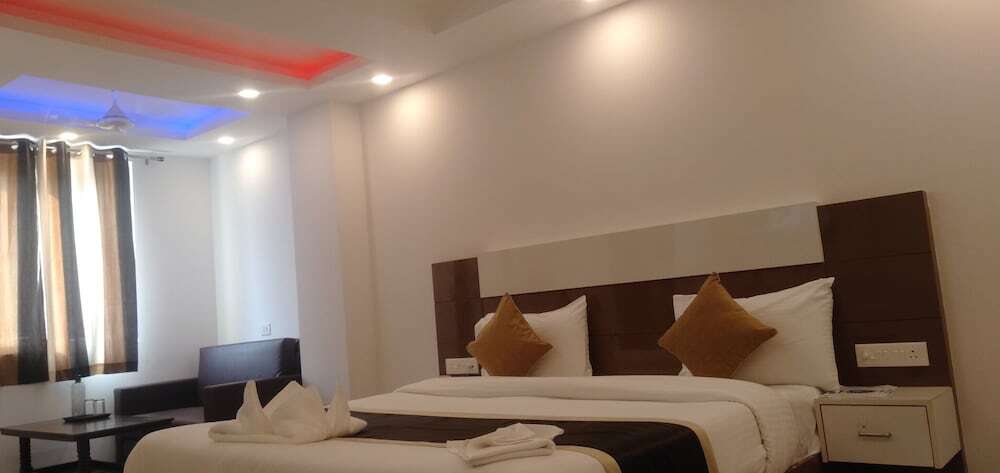 Нью-Дели: OYO 88430 Hotel Param Palace