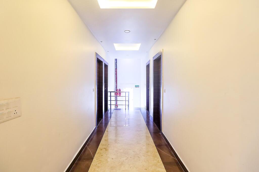 Агра: FabHotel World Link