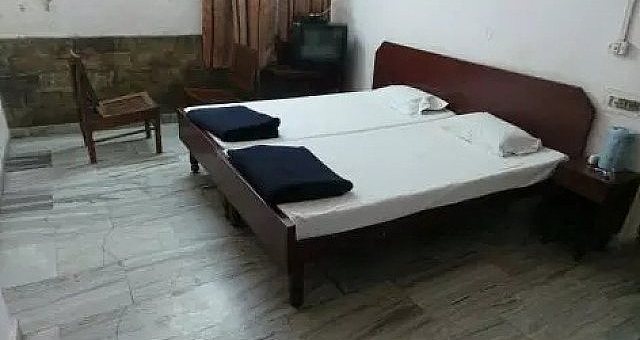 Агра: Hotel Jai Hind And Resturant