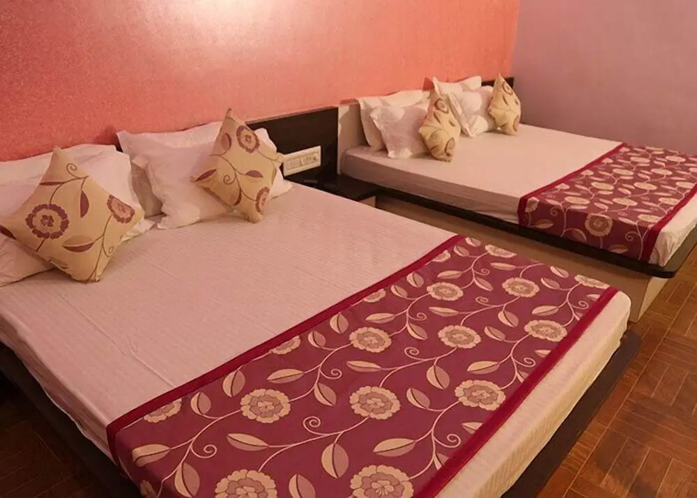 Гора Абу: Monark inn