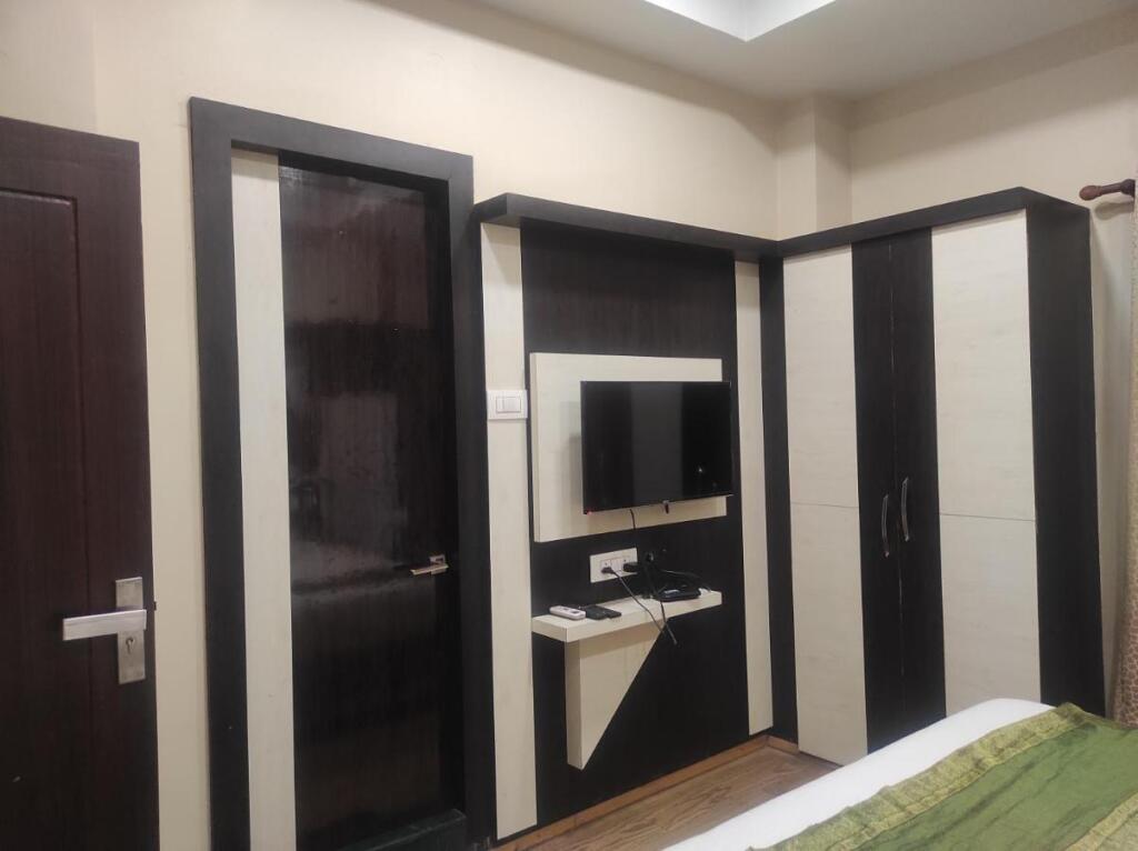 Гувахати: Hotel Rudraksh- Near Guwahati Airport