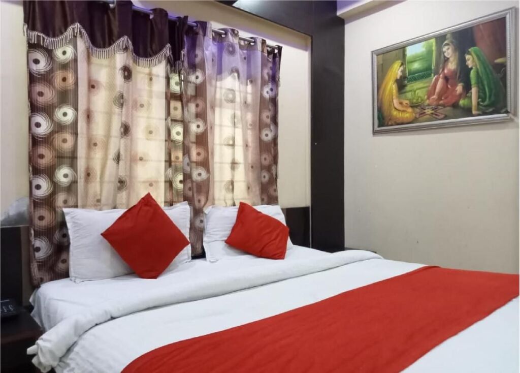 Ахмедабад: Hotel Krishna Palace Vastrapur