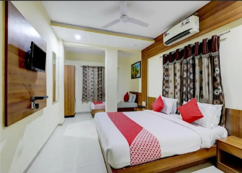 Ахмедабад: Hotel Krishna Palace Vastrapur