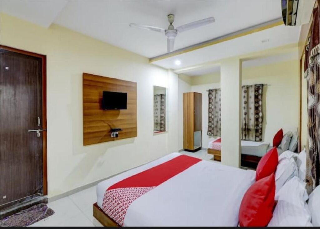 Ахмедабад: Hotel Krishna Palace Vastrapur