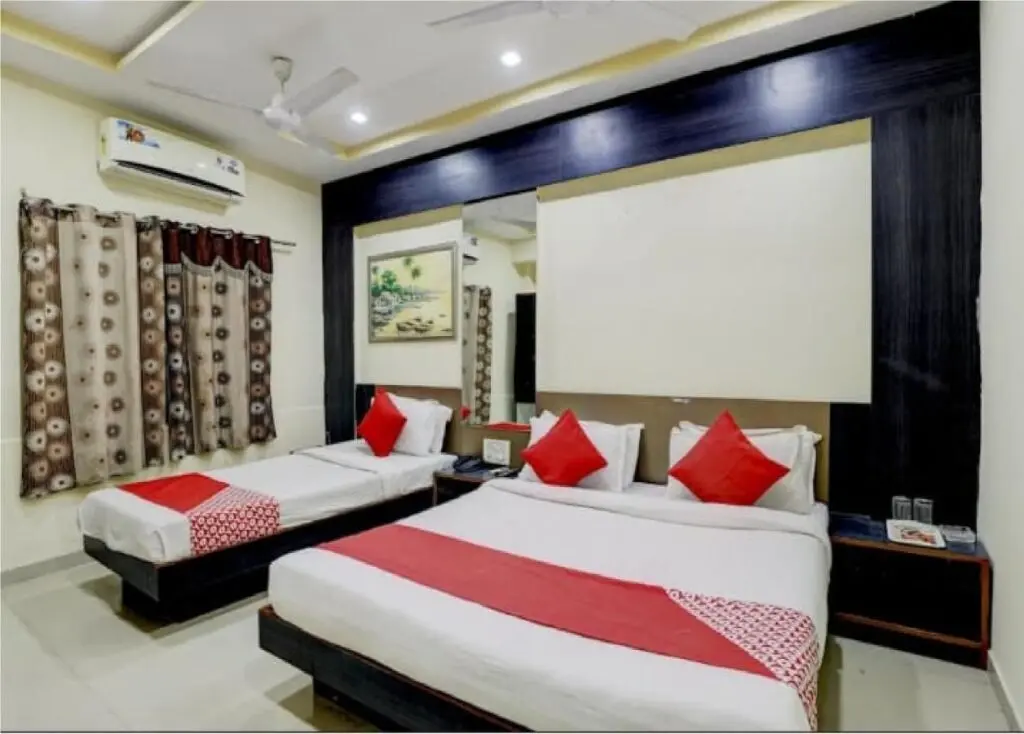 Ахмедабад: Hotel Krishna Palace Vastrapur