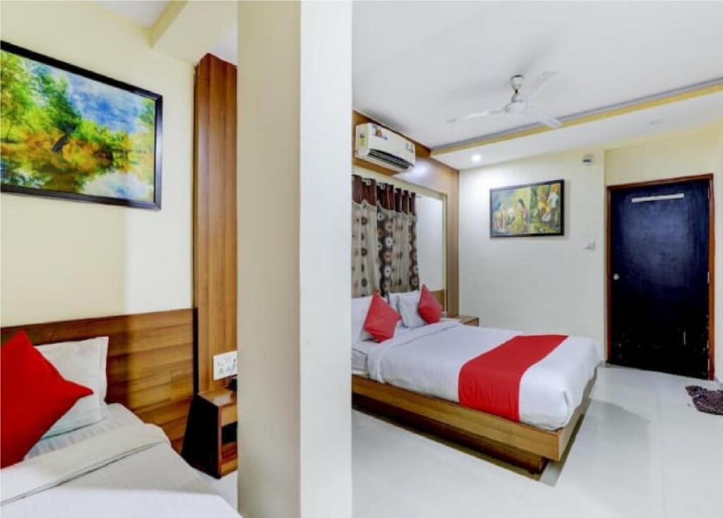 Ахмедабад: Hotel Krishna Palace Vastrapur