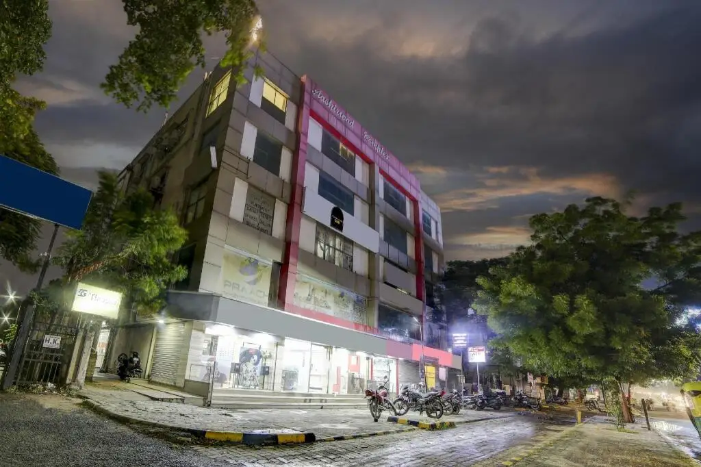 Townhouse Oak Hotel Leo — фото 1
