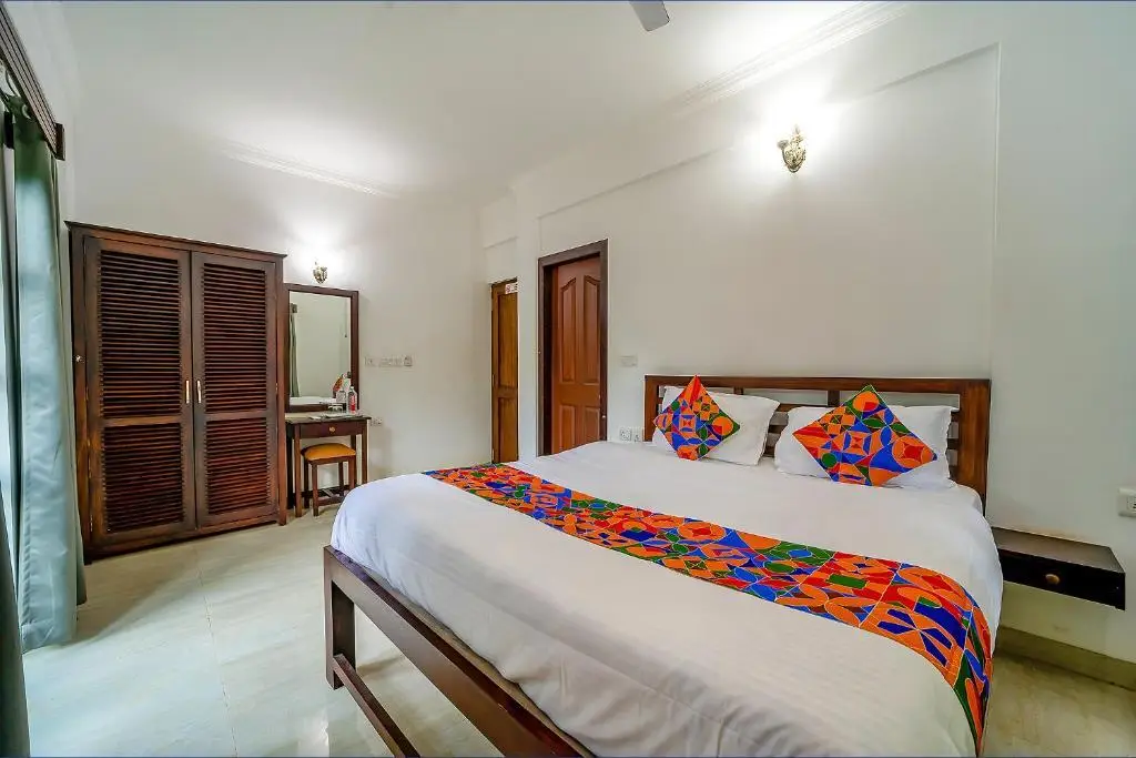 Бага: FabHotel Pearl Harbour