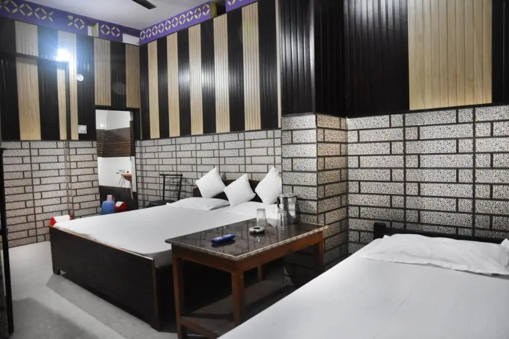 Bageshwar: Hotel Kaushalya Residency , Berinag