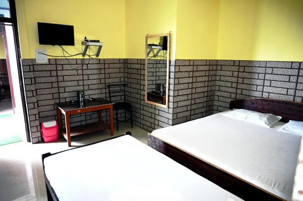 Bageshwar: Hotel Kaushalya Residency , Berinag