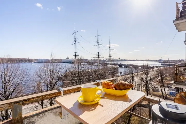 Санкт-Петербург: Апартаменты YOUR VIEW APART с видом на разводной мост
