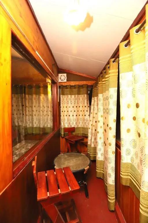 Бангалор: De-Rock Jungle Living Resort - Lexstay