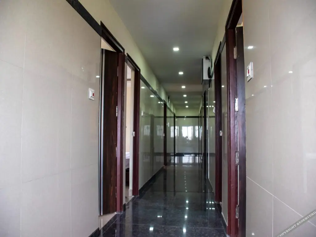 Crystal Inn Hotel — фото 1