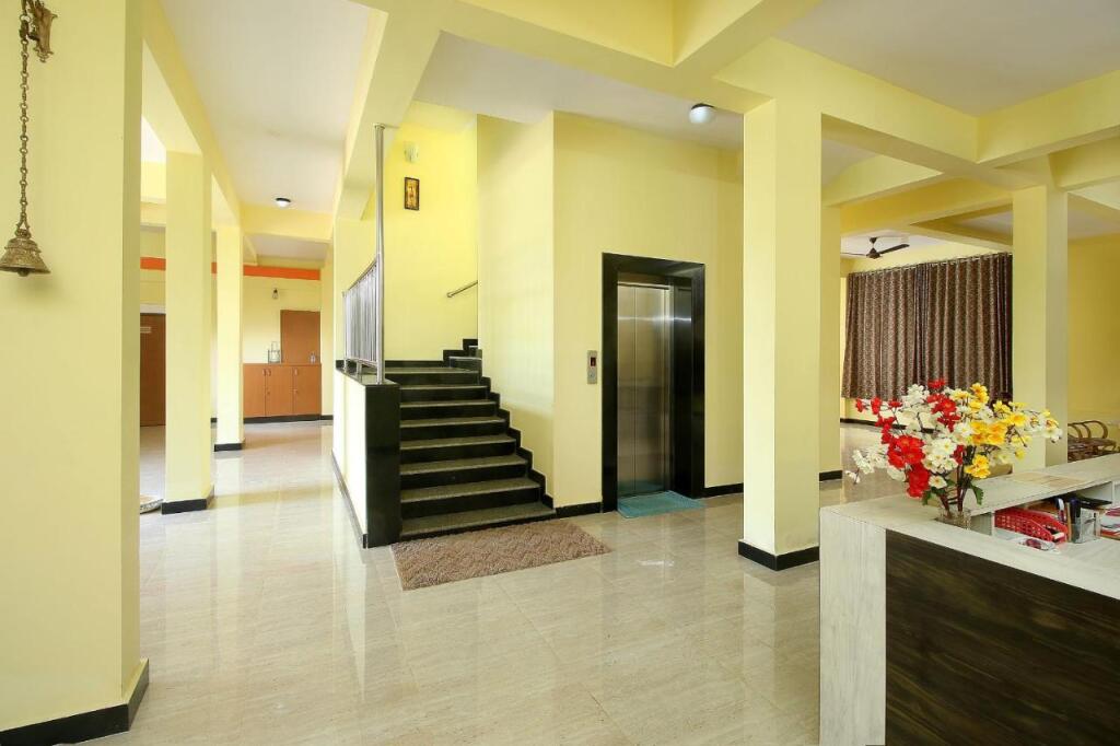 Вагатор: Hotel 7 Sea's Vagator