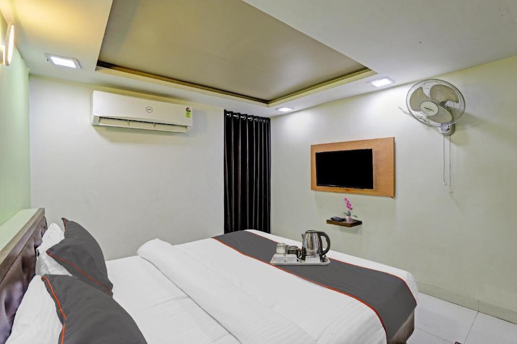 Ахмедабад: OYO 47110 Hotel Royal Palace