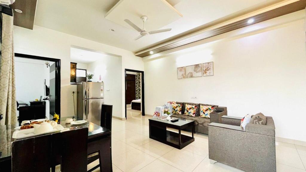 Джайпур: BluO 2BHK Jaipur - Balcony, Terrace Garden, Parking, Lift