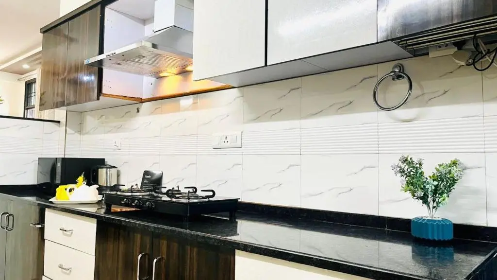 Джайпур: BluO 2BHK Jaipur - Balcony, Terrace Garden, Parking, Lift