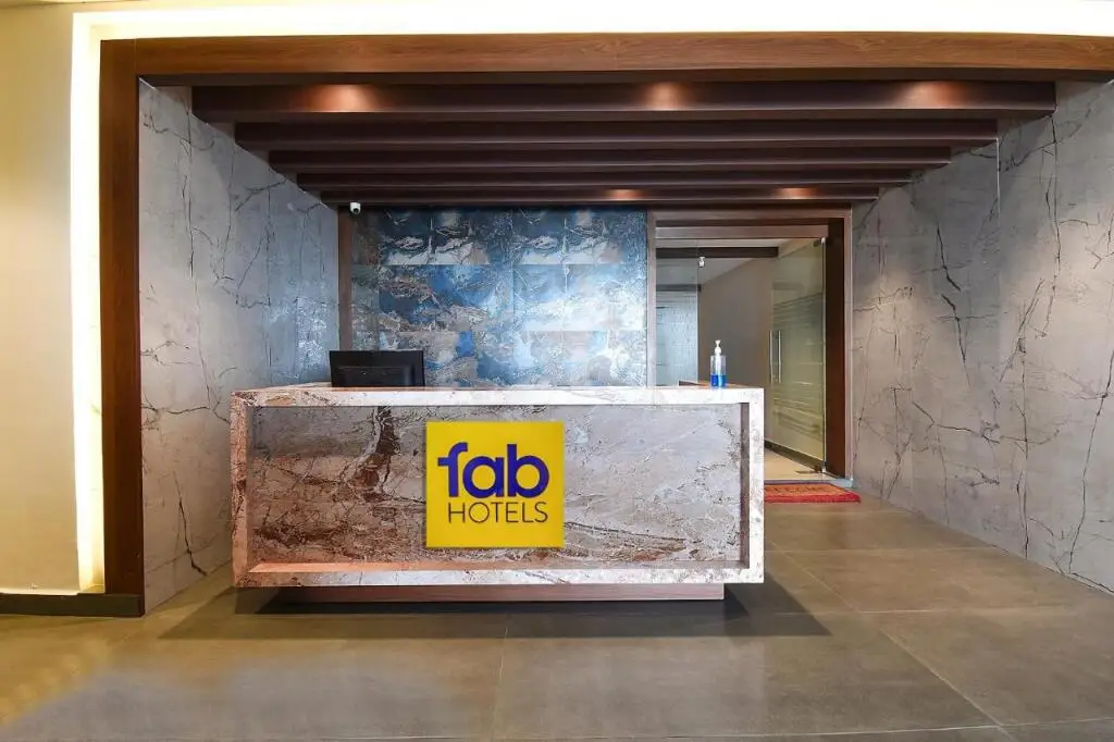 Бангалор: FabHotel High Rise