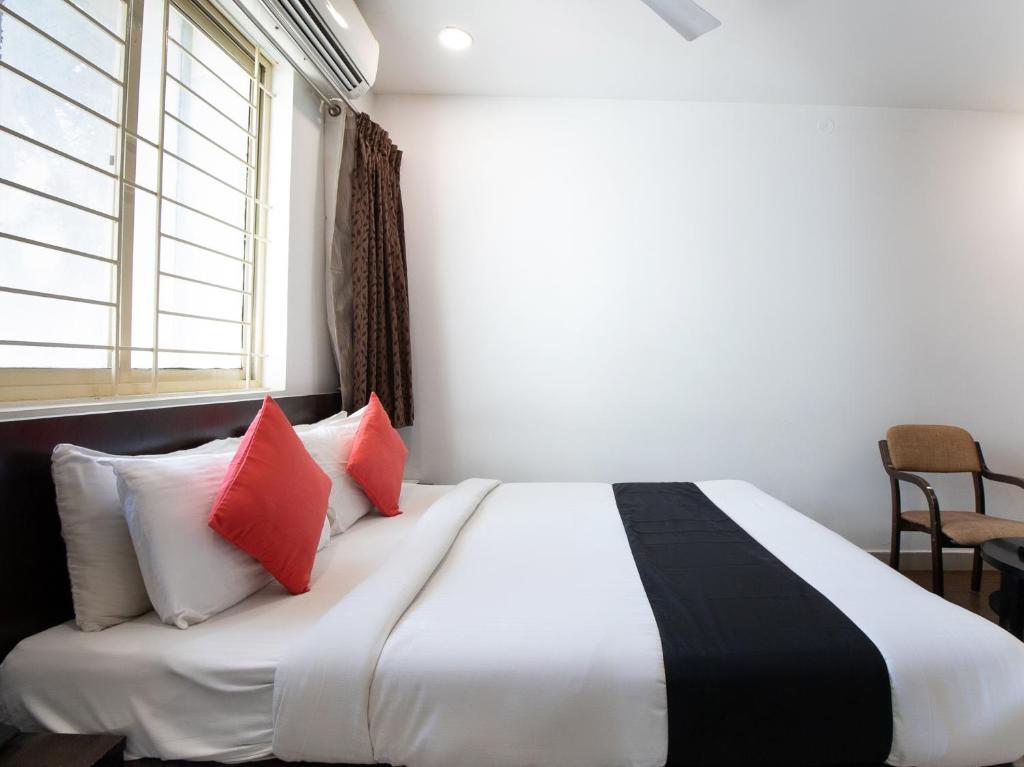 Бангалор: Capital O 70516 Hotel Scarlet