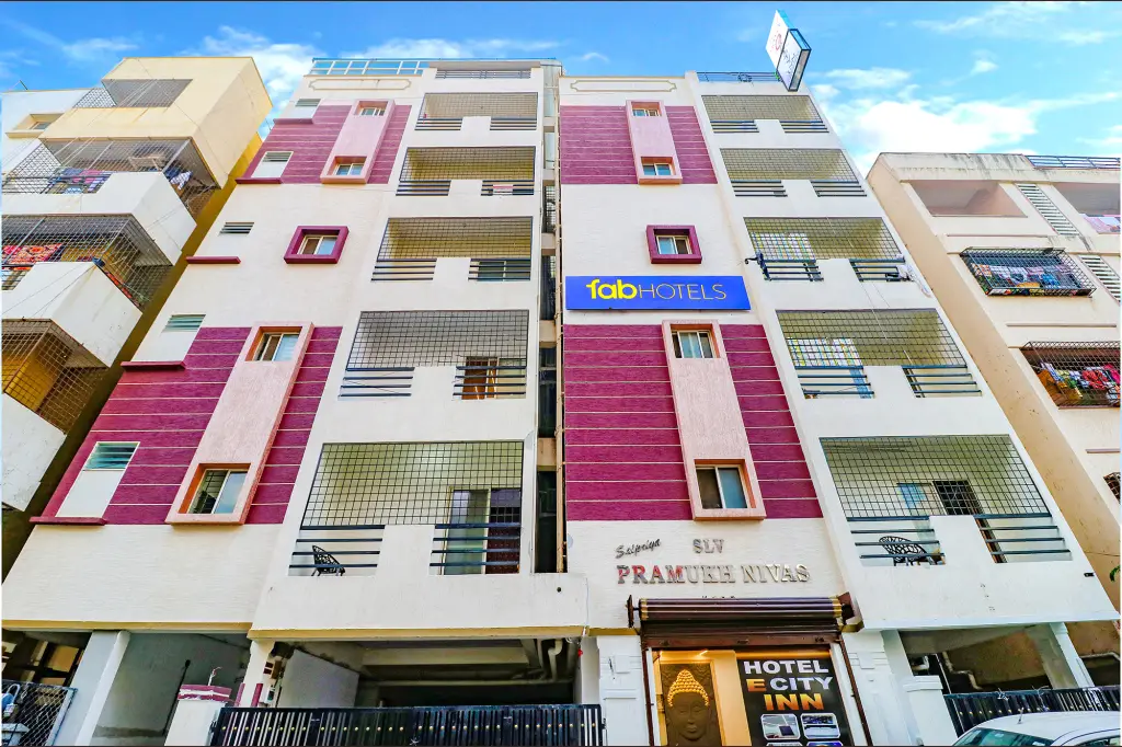 Fabhotel E City Inn — фото 1