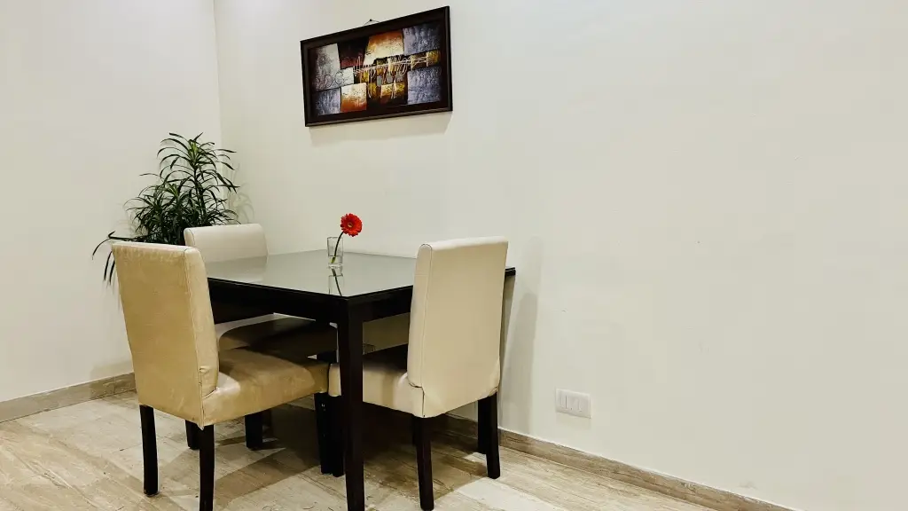 Гуруграм: Bluo Classic - 2 Bhk Dlf Golf Course - Balcony, Lift