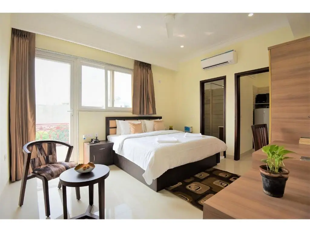 Гуруграм: BluO Classic Studio DLF Golf Course Road