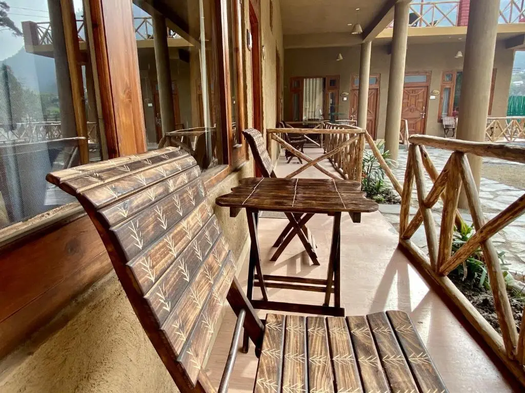 Банджар: ShivAdya Tirthan - Boutique Hotel in Tirthan Valley