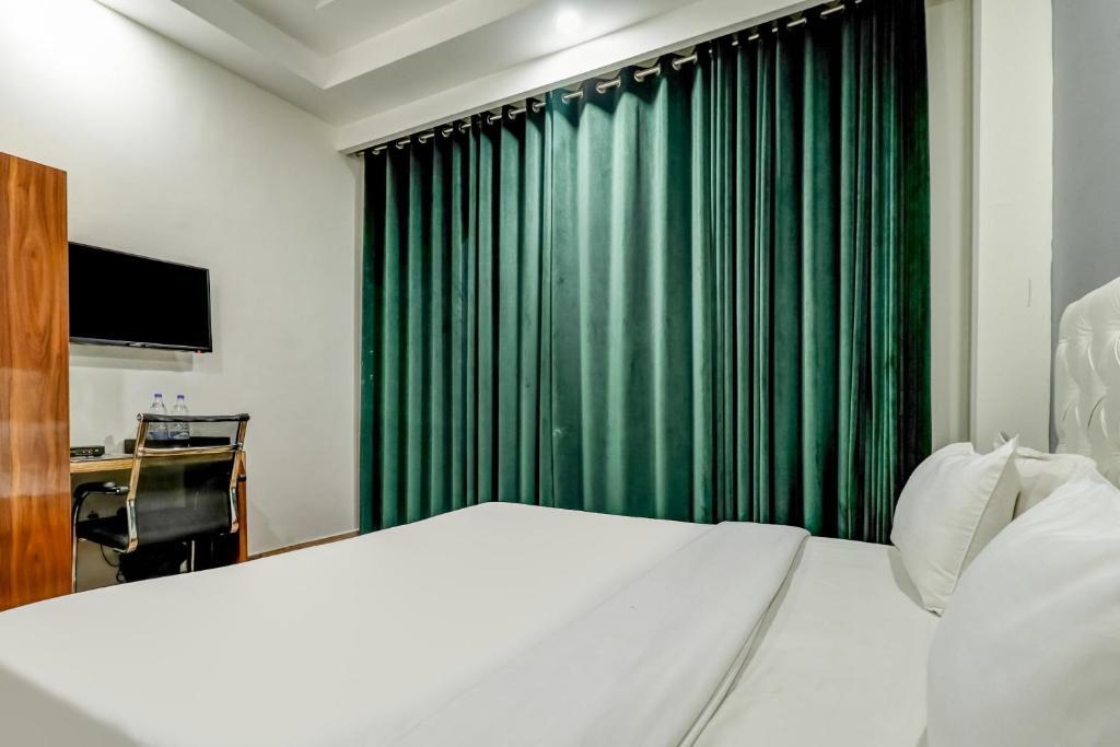 Гуруграм: OYO Townhouse 513 Hotel Skylight Near Medanta Hospital