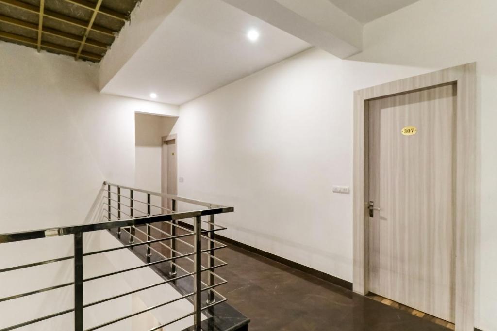 Гуруграм: OYO Townhouse 513 Hotel Skylight Near Medanta Hospital