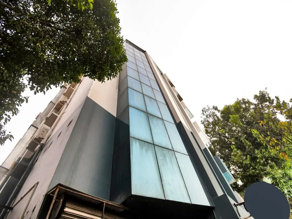 Колката: Townhouse 696 Hotel Mayfair Tower